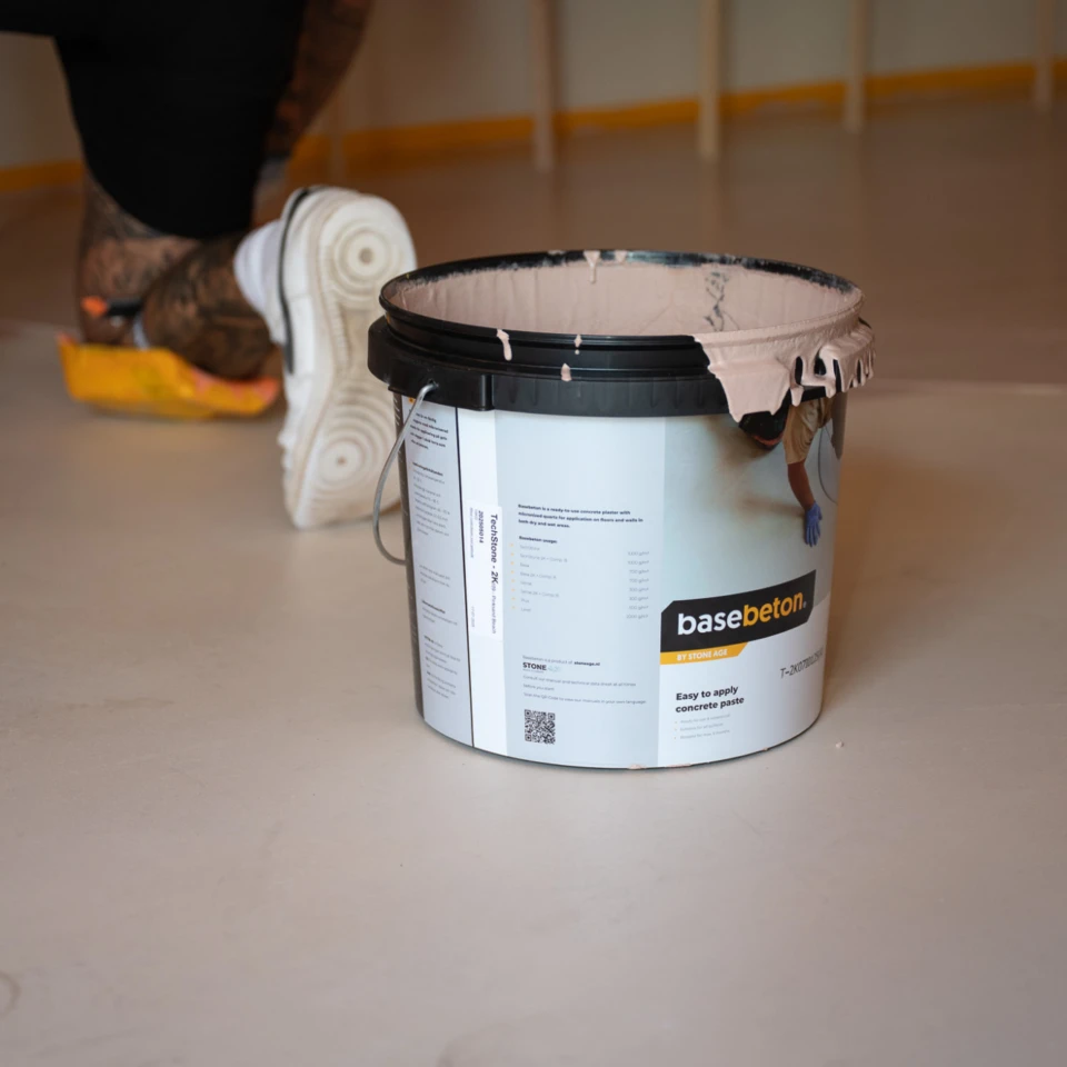 Tech Stone 1 K bucket