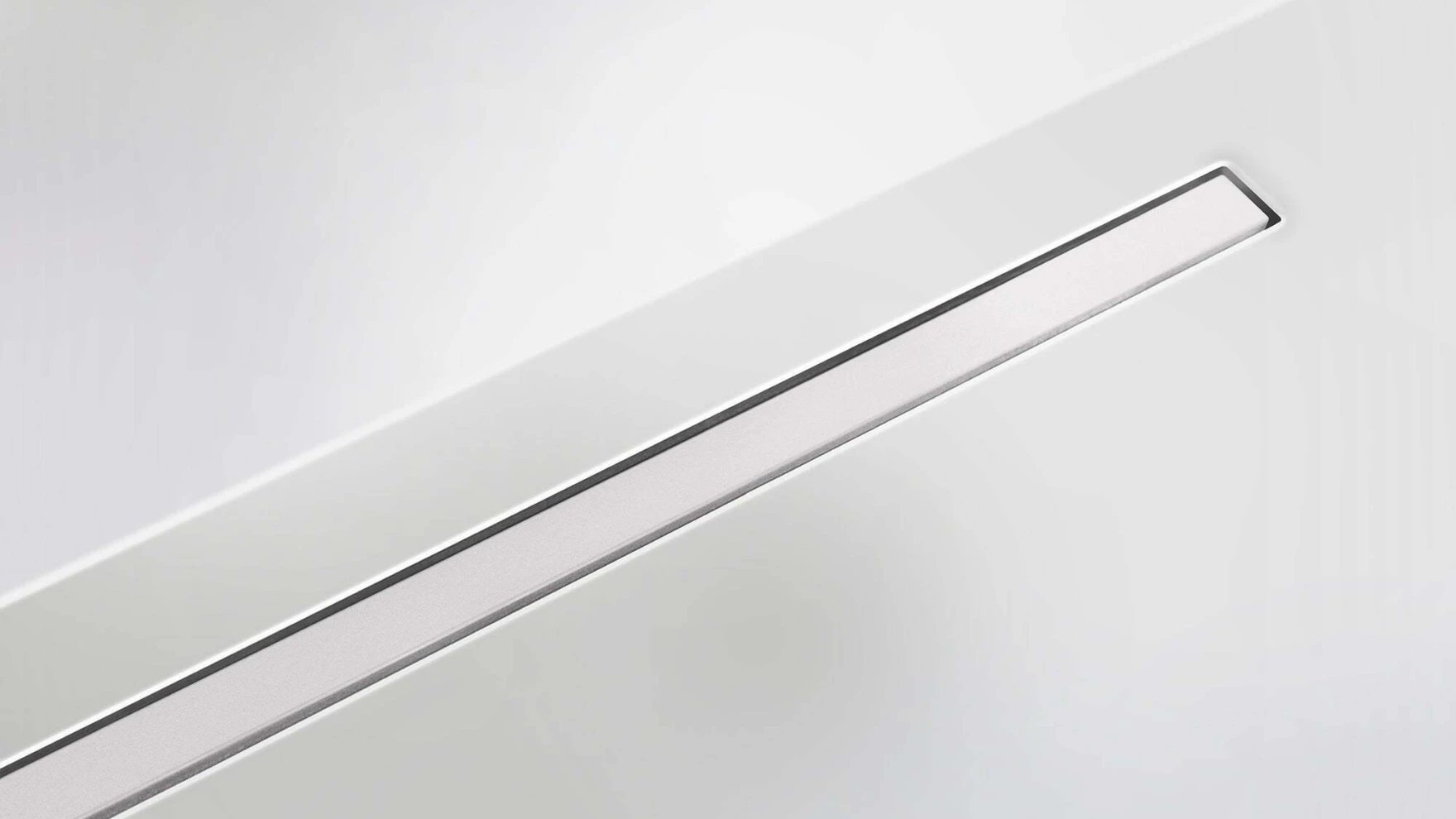 Carrodrain White