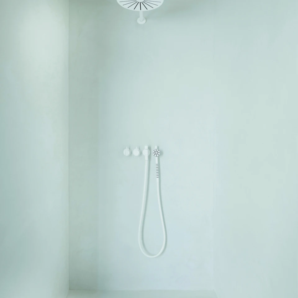 Carrodrain Liquid White 2024 p 28