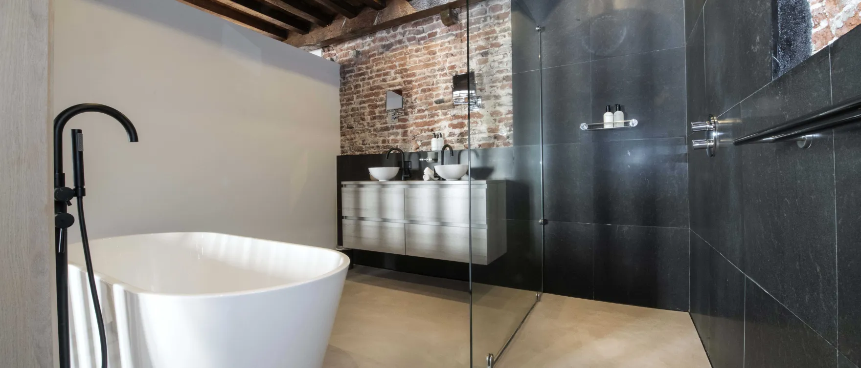 Basebeton badkamer